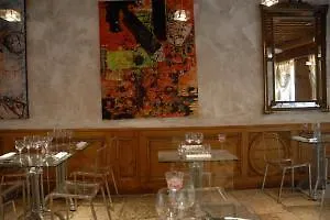 La Tour Rose 4* Lione