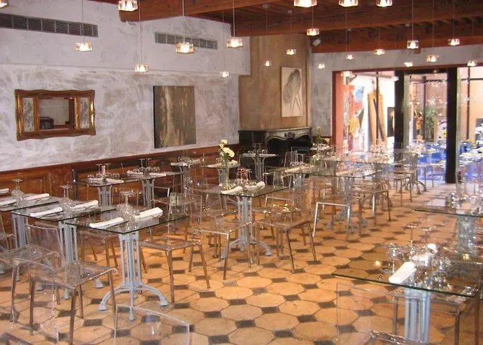 Hotel La Tour Rose Lyon