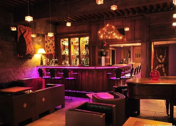 La Tour Rose Hotel