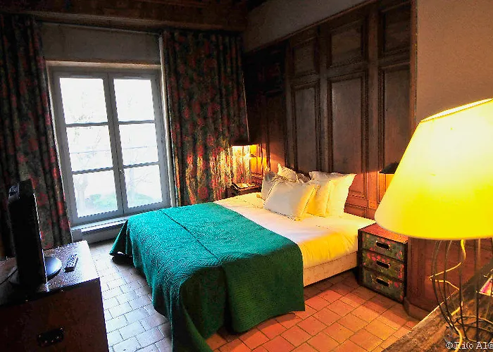 La Tour Rose Hotel