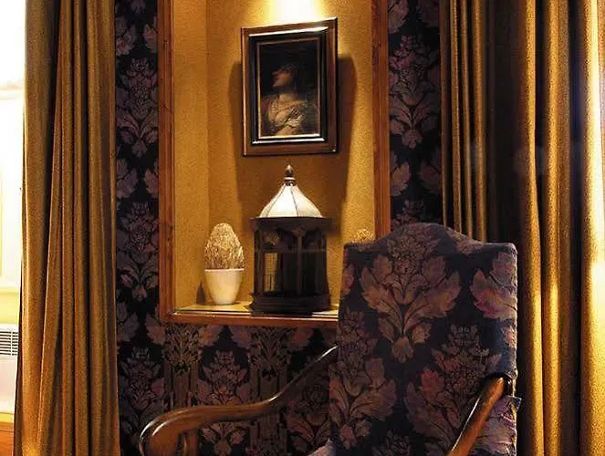 La Tour Rose Hotel