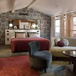 Отель La Tour Rose
