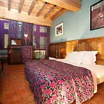 La Tour Rose 4* Лион