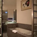 La Tour Rose Лион
