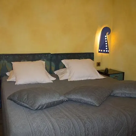 La Tour Rose 4* Lione