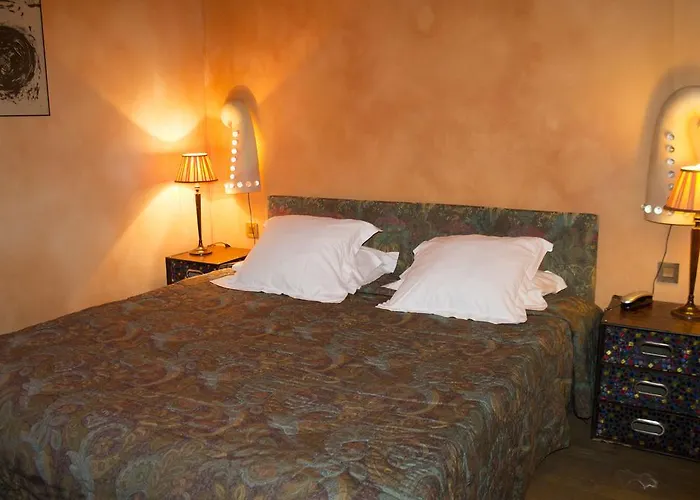 Hotel La Tour Rose Lyon